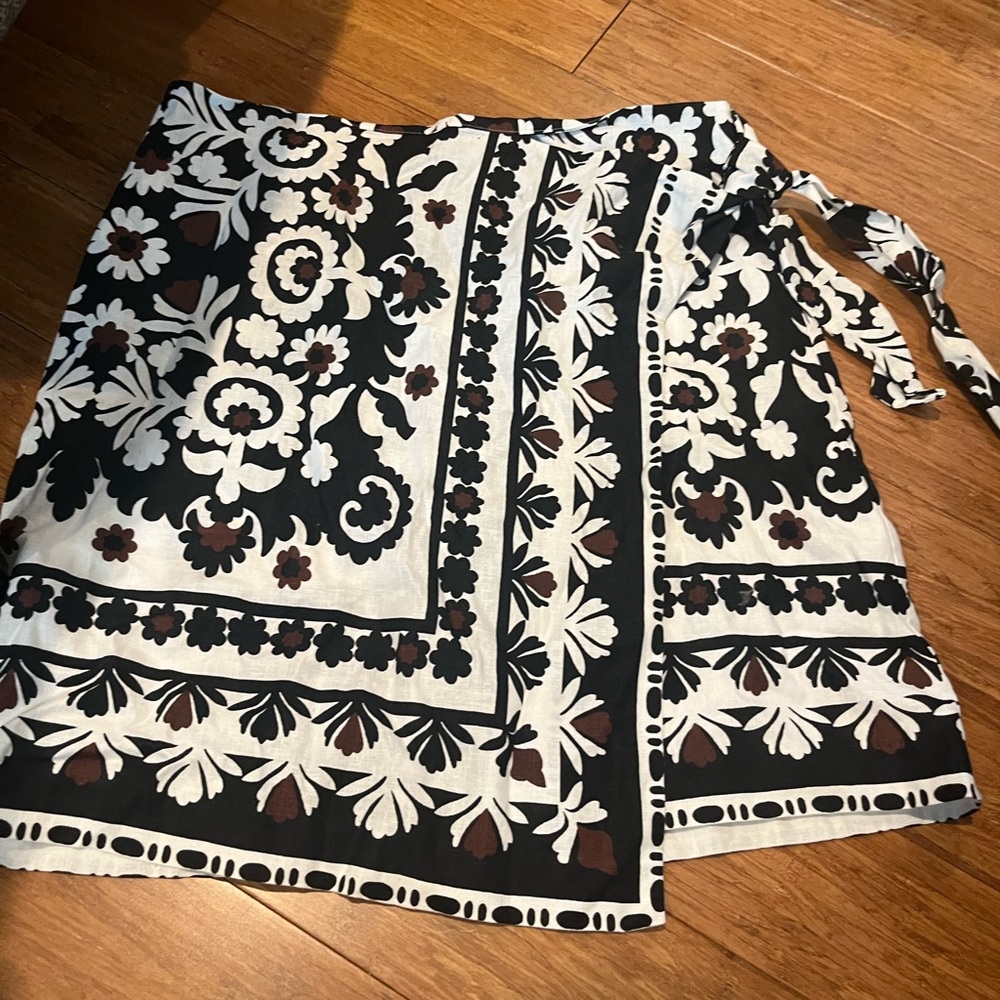 Ann Taylor Monochrome Floral Wrap Skirt
